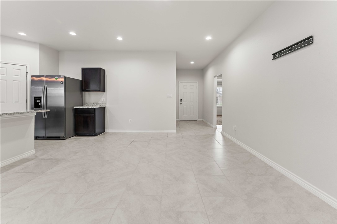 2313 Sky Crest Dr Property Photo 4
