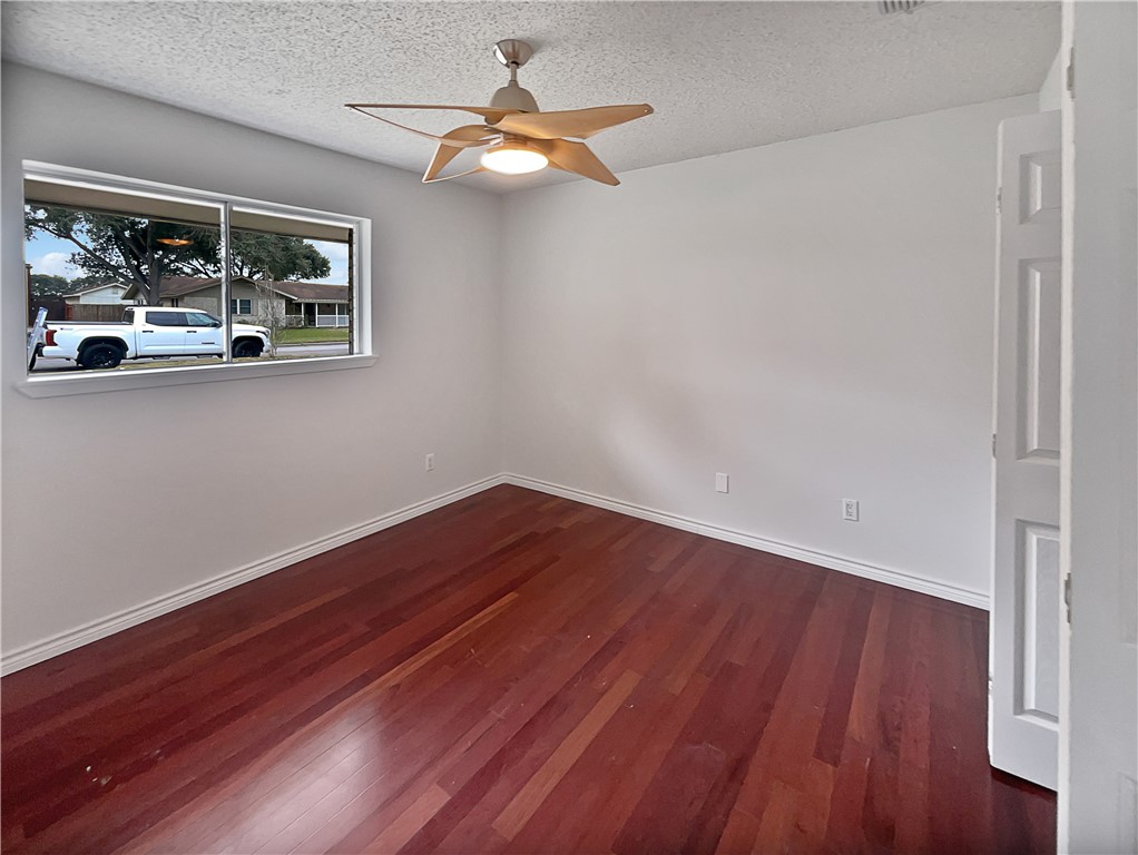 11026 Timbergrove Property Photo 4