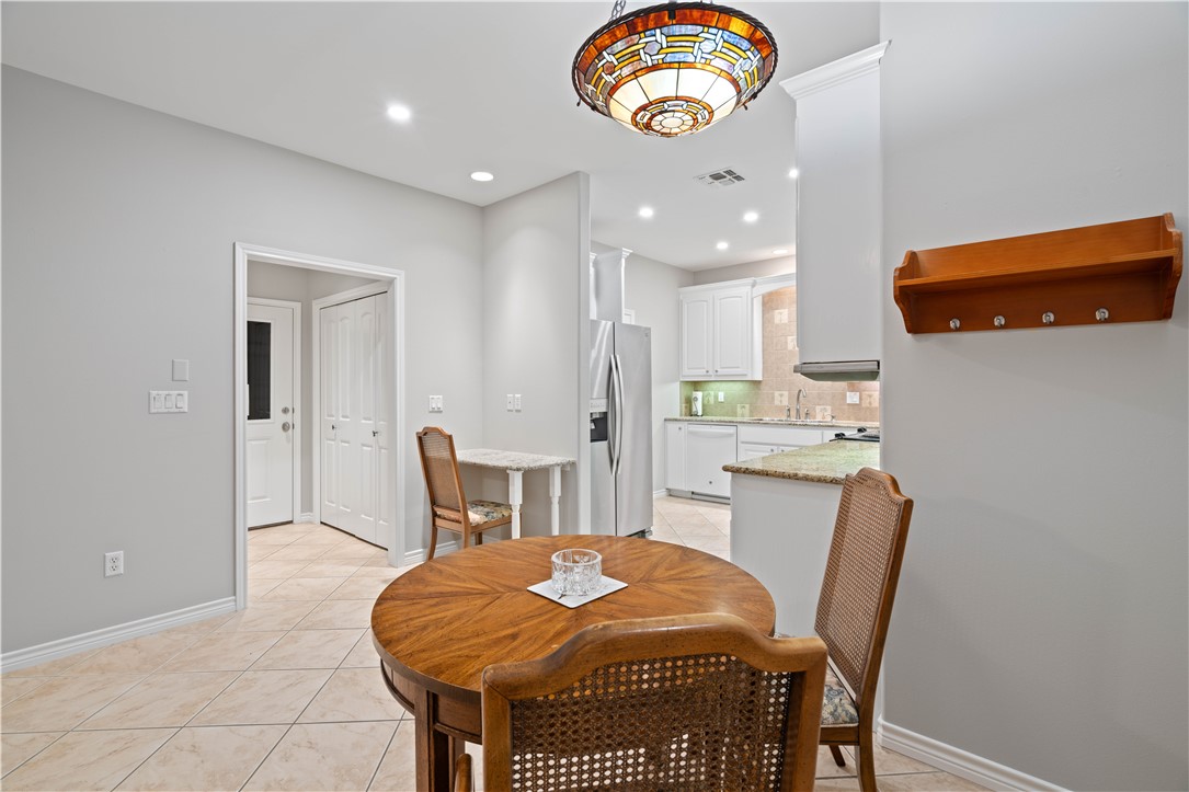 2 Olde Towne Property Photo 8