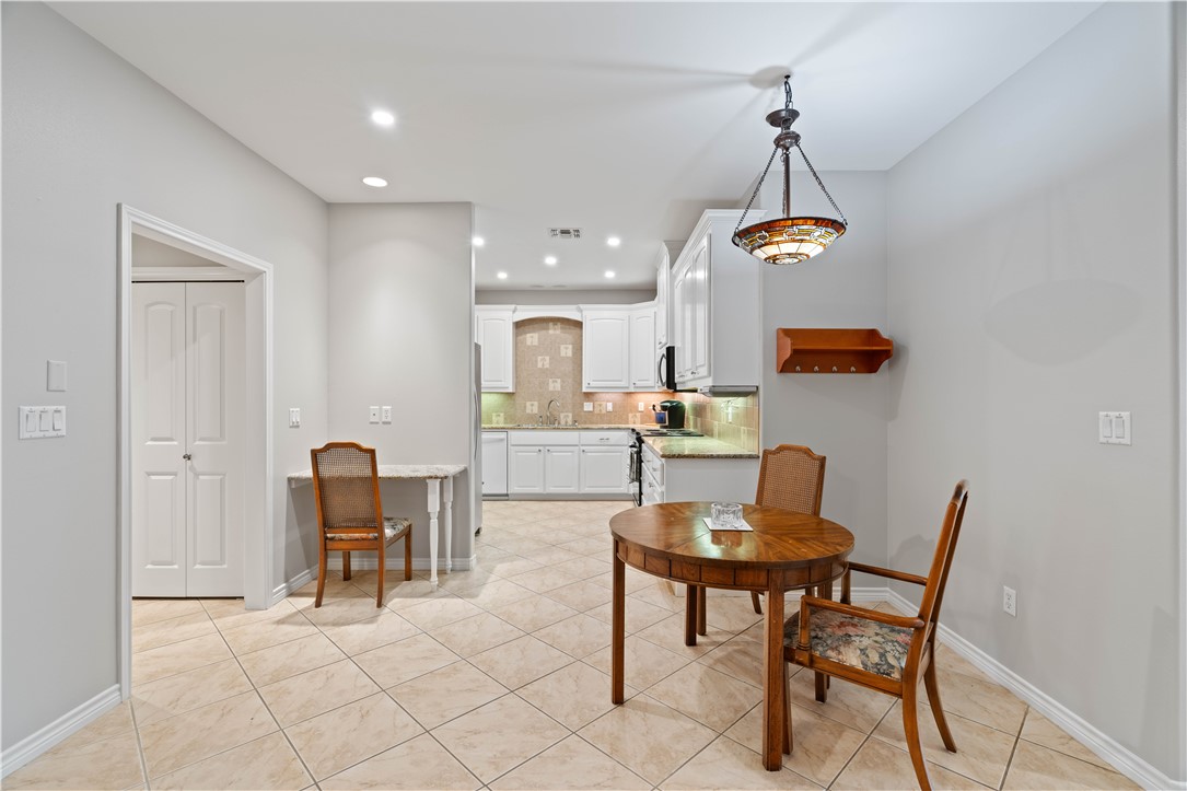 2 Olde Towne Property Photo 9