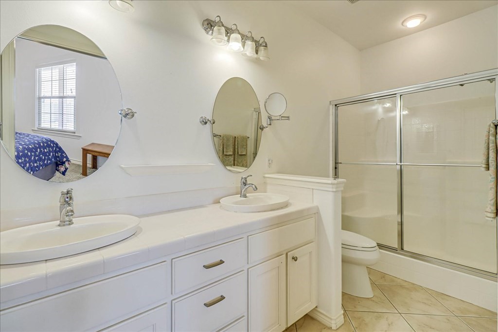 2 Olde Towne Property Photo 13
