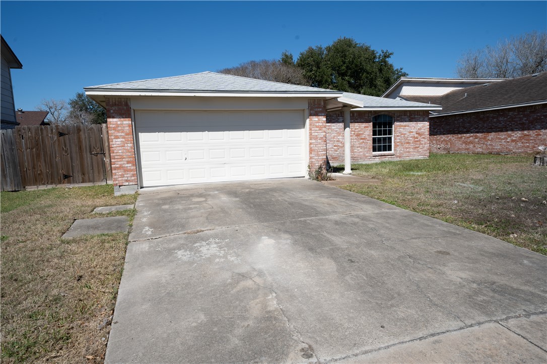 3721 N Creek Cr Property Photo 3