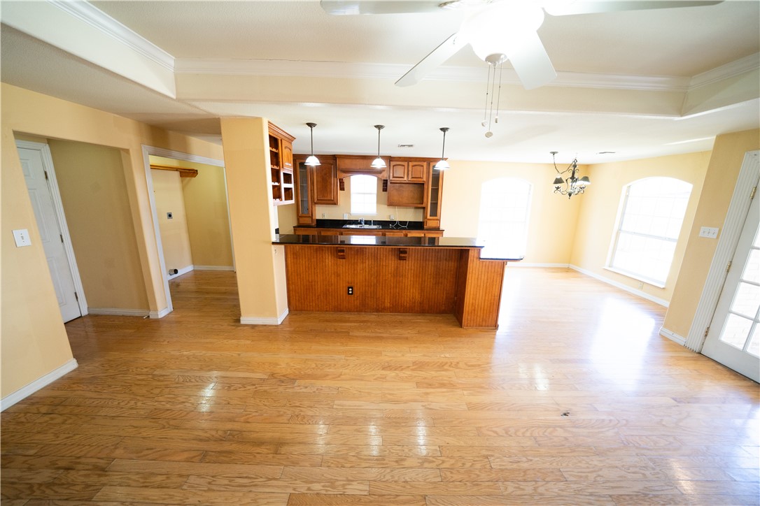 3721 N Creek Cr Property Photo 4