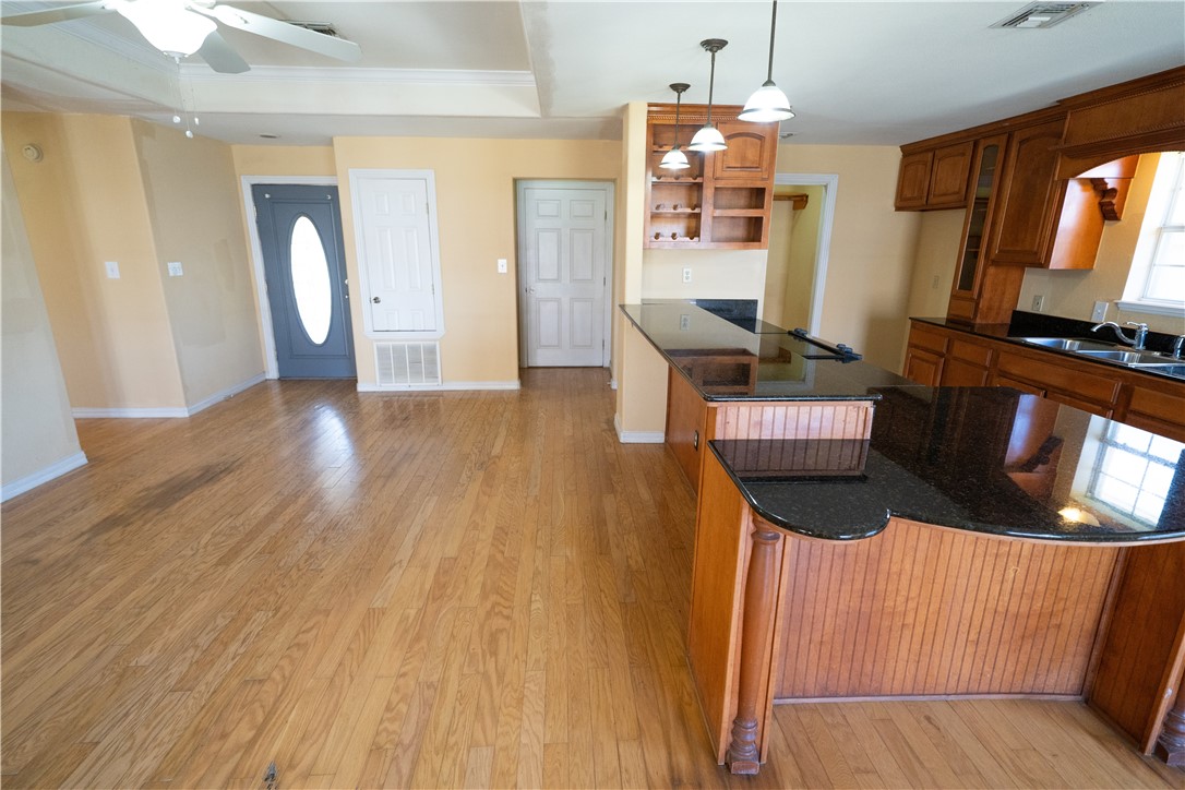 3721 N Creek Cr Property Photo 9
