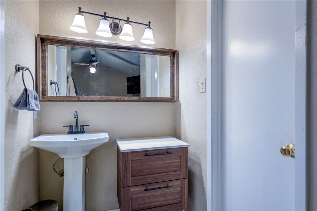 2717 Vancouver Dr Property Photo 11