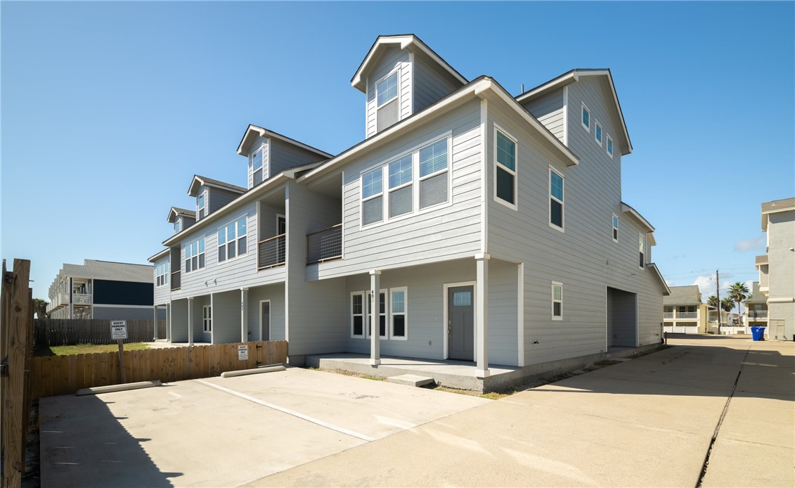 15217 Windward Dr 401 Property Photo 1