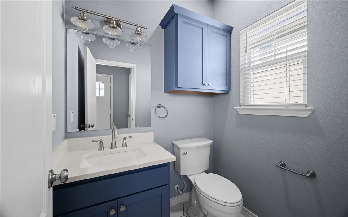 15217 Windward Dr 401 Property Photo 4