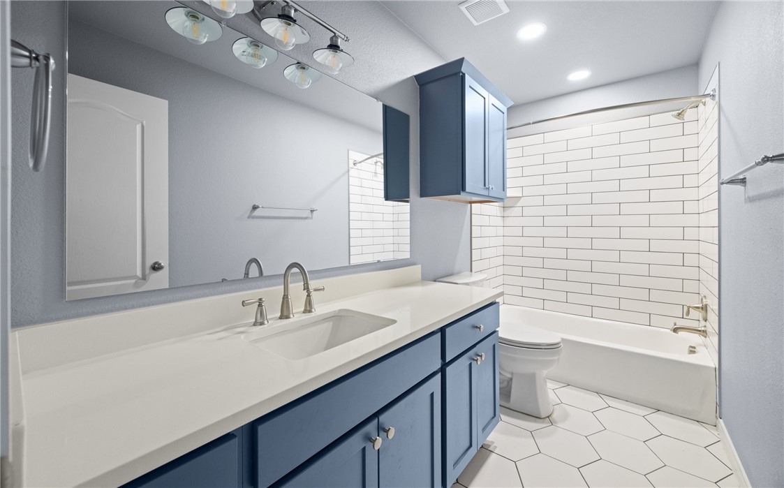 15217 Windward Dr 401 Property Photo 14