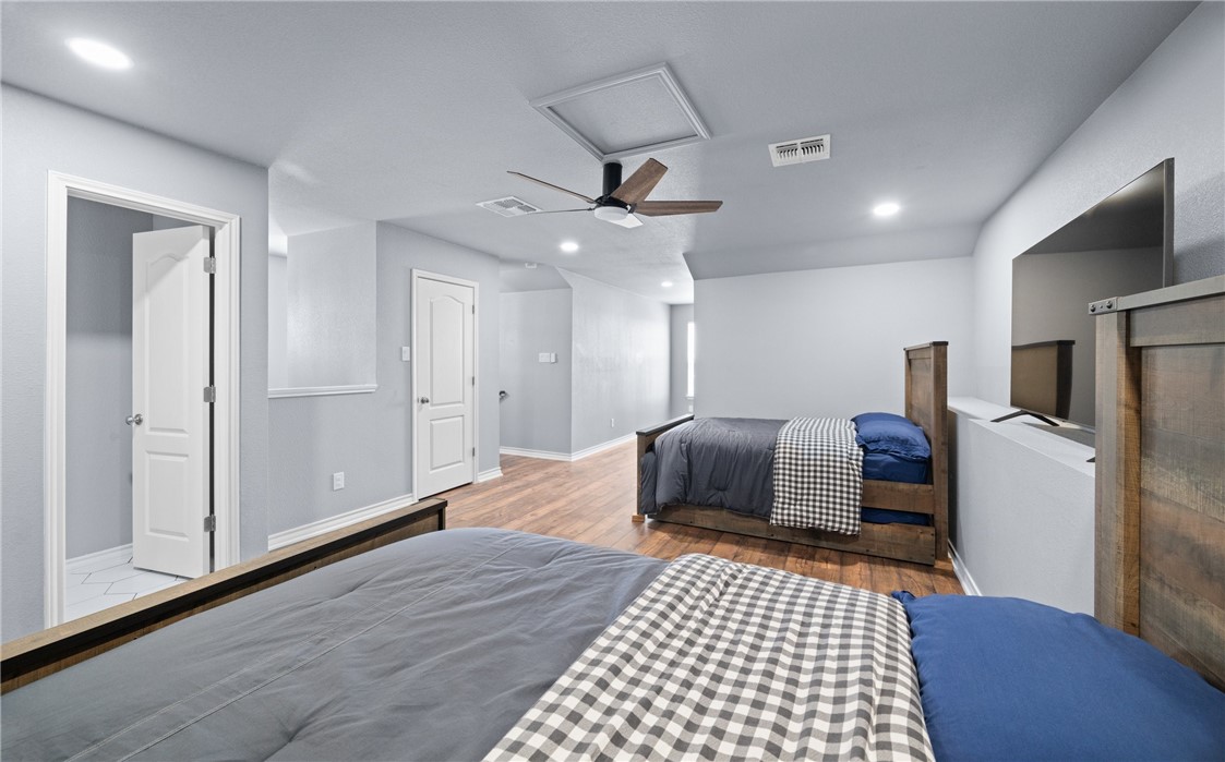 15217 Windward Dr 401 Property Photo 18