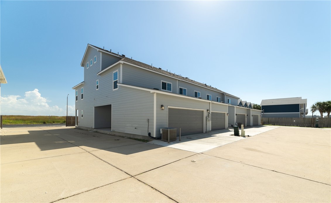 15217 Windward Dr 401 Property Photo 20