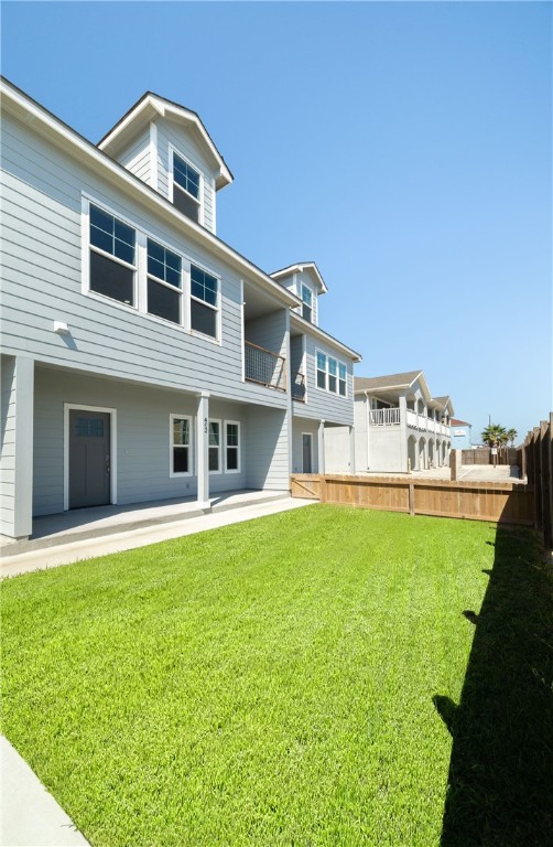 15217 Windward Dr 402 Property Photo 1