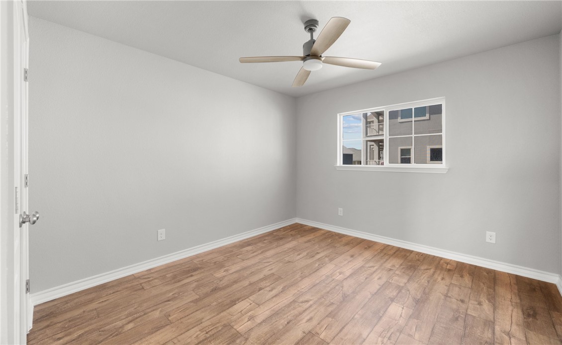 15217 Windward Dr 402 Property Photo 16