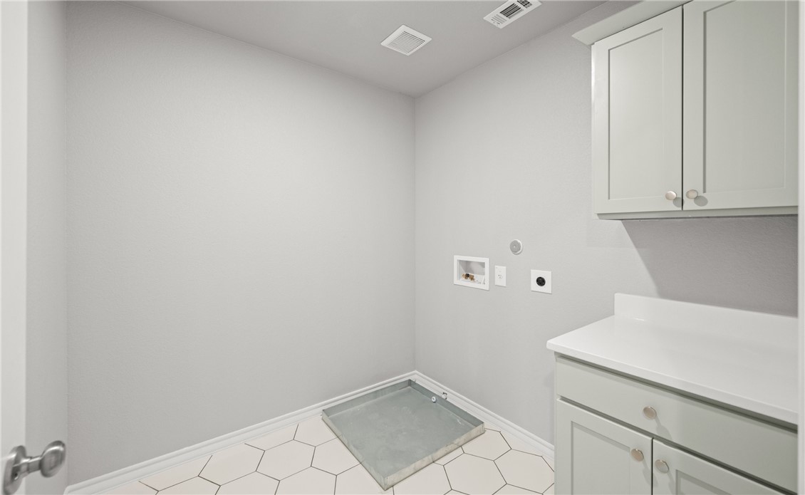 15217 Windward Dr 402 Property Photo 21