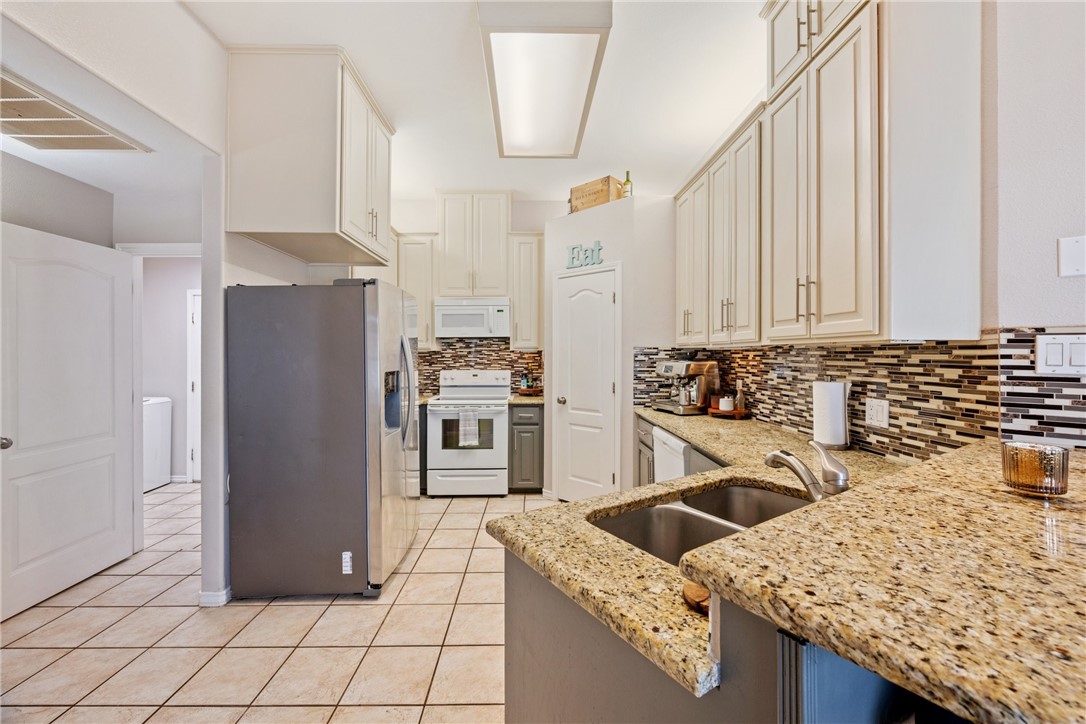 15009 Dasmarinas Dr Property Photo 7