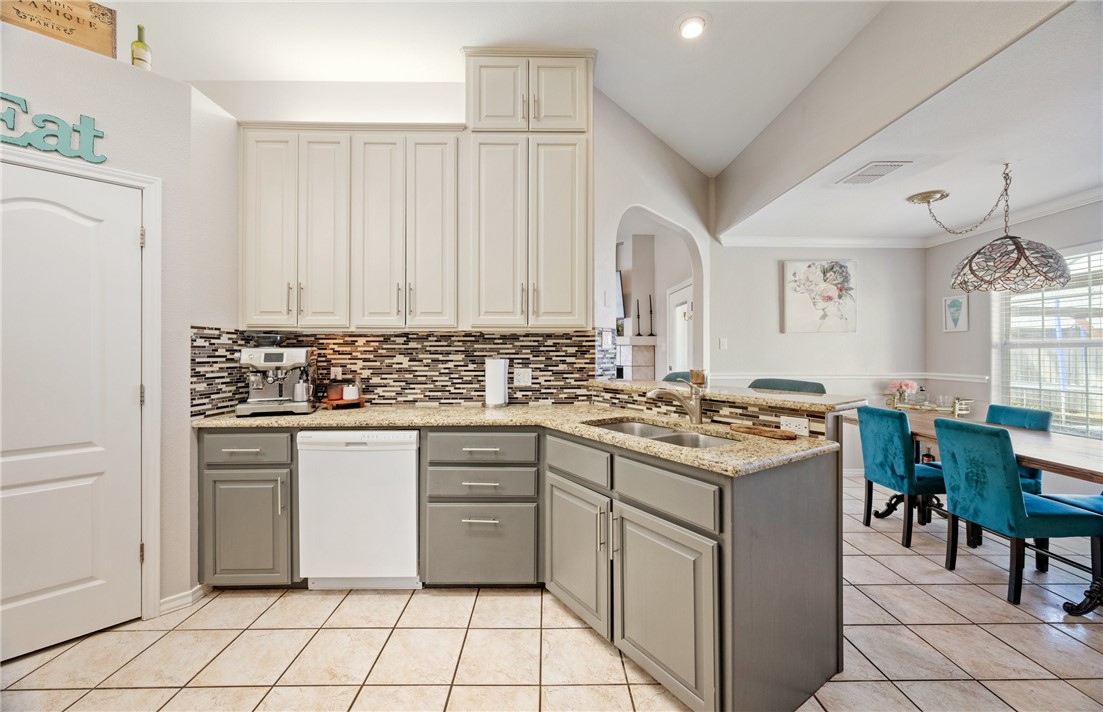 15009 Dasmarinas Dr Property Photo 8