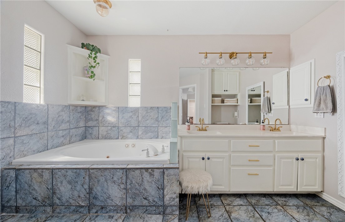 15009 Dasmarinas Dr Property Photo 11