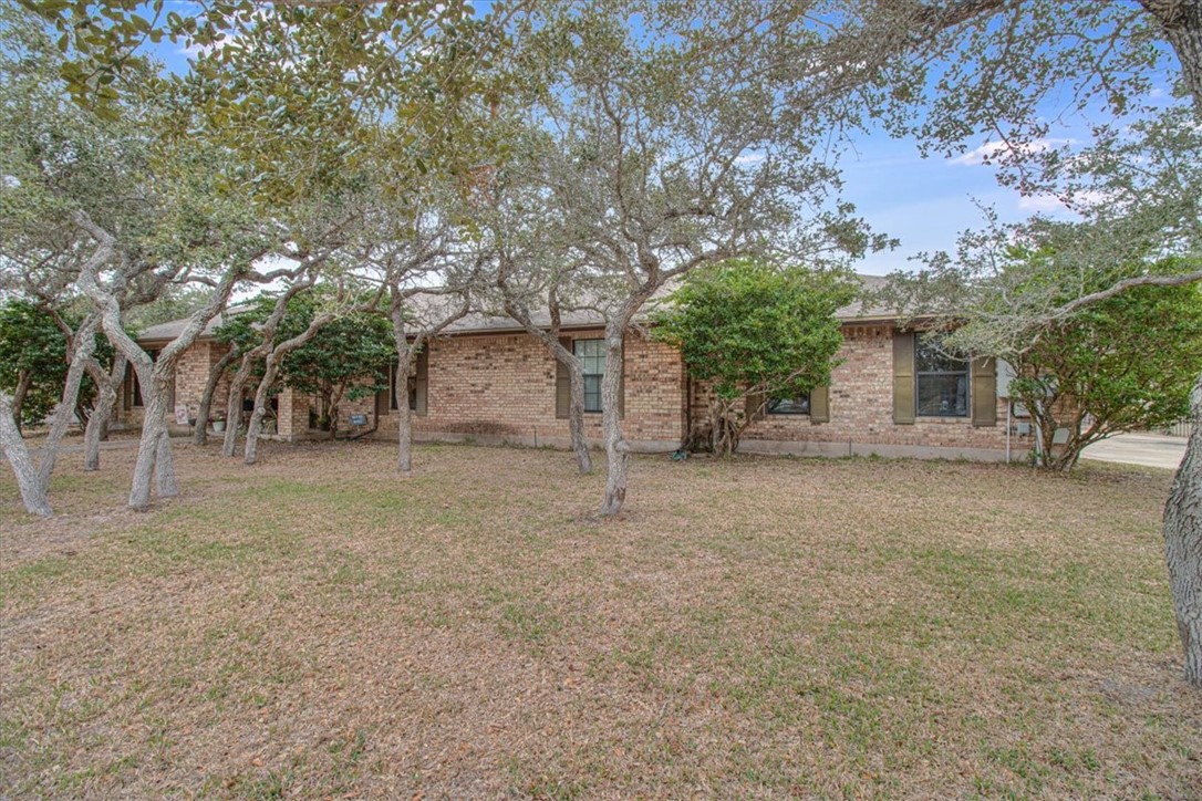1660 W Deberry Ave Property Photo 3