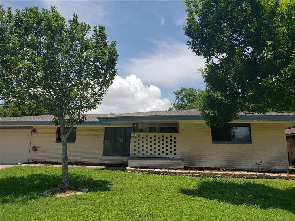 120 E Janin Property Photo 1