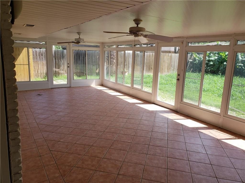 120 E Janin Property Photo 2