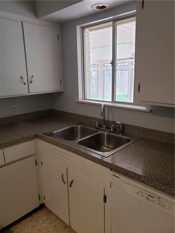 120 E Janin Property Photo 8