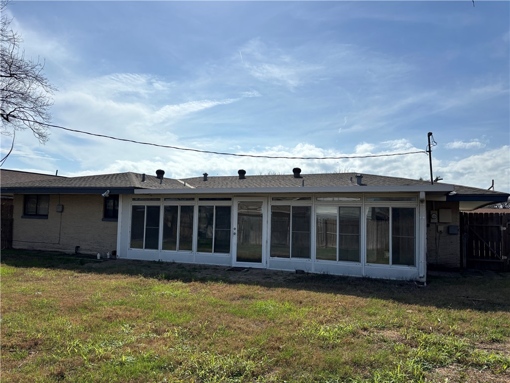 120 E Janin Property Photo 15