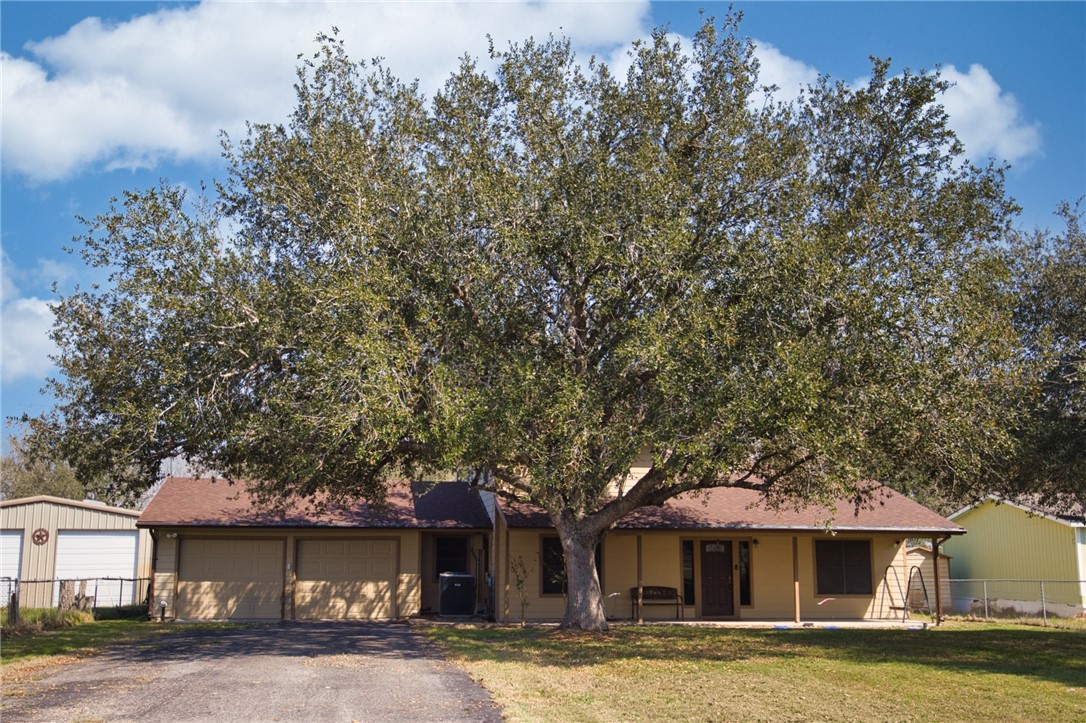 146 Lake Meadows Road Property Photo 2