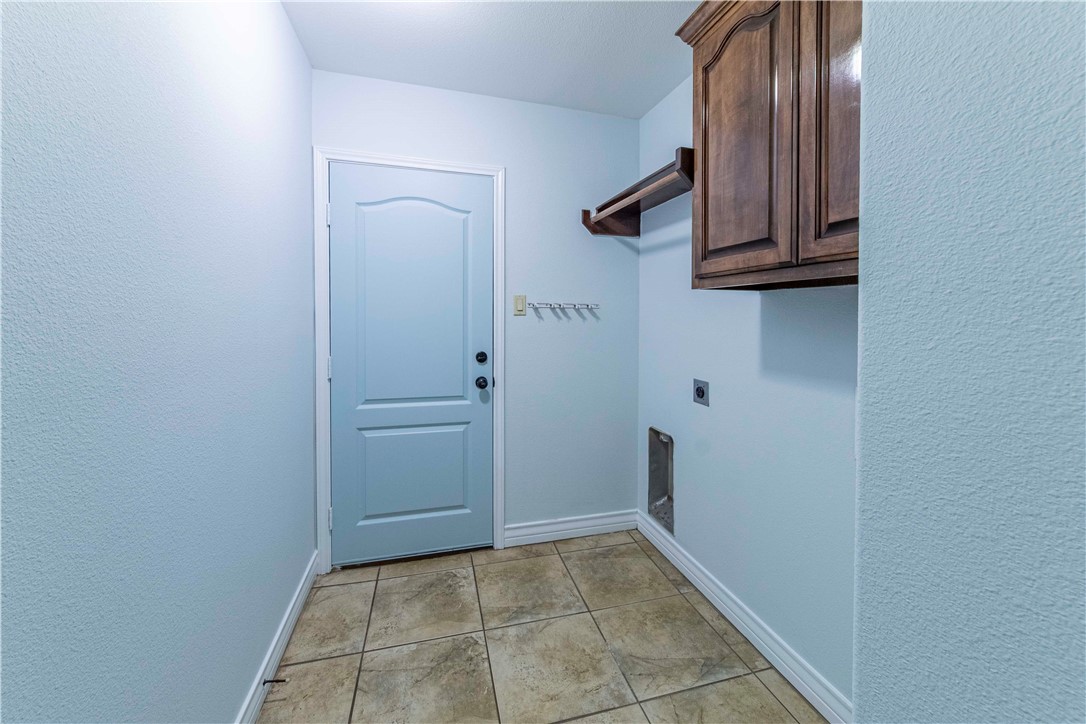 15965 Palmira Ave Property Photo 18