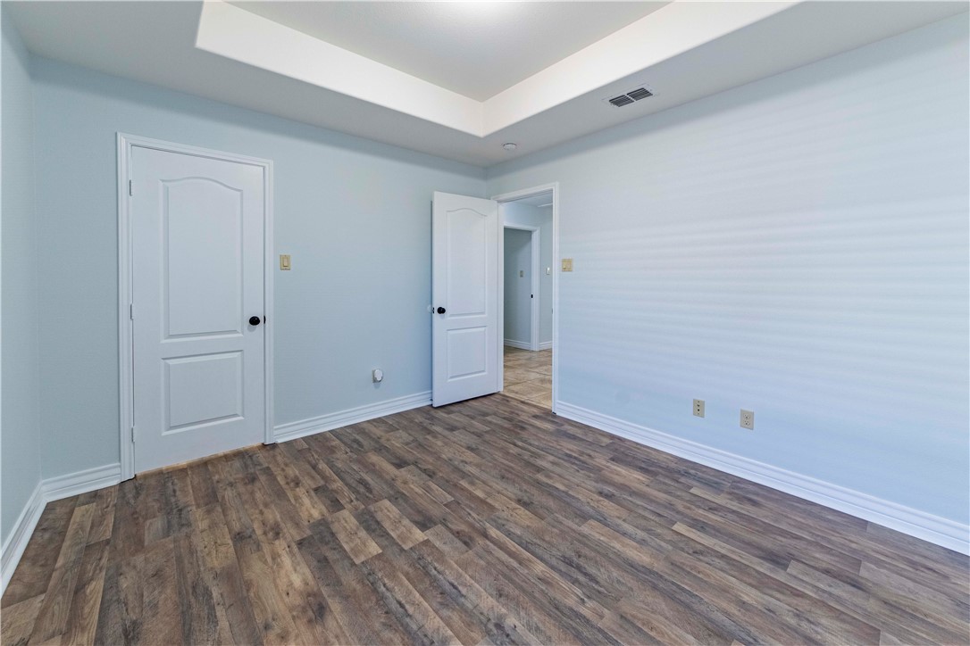 15965 Palmira Ave Property Photo 21