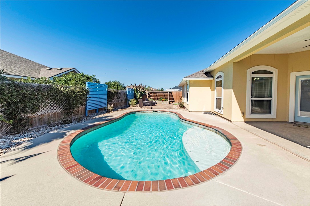 15965 Palmira Ave Property Photo 35