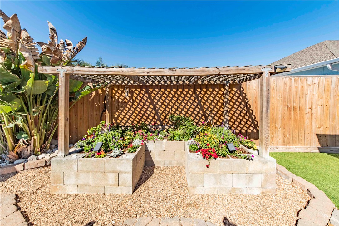 15965 Palmira Ave Property Photo 40