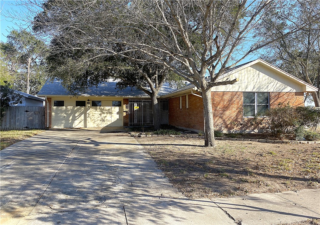 4530 Dolphin Pl Property Photo 1