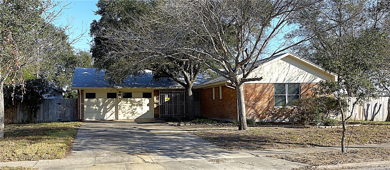 4530 Dolphin Pl Property Photo 2