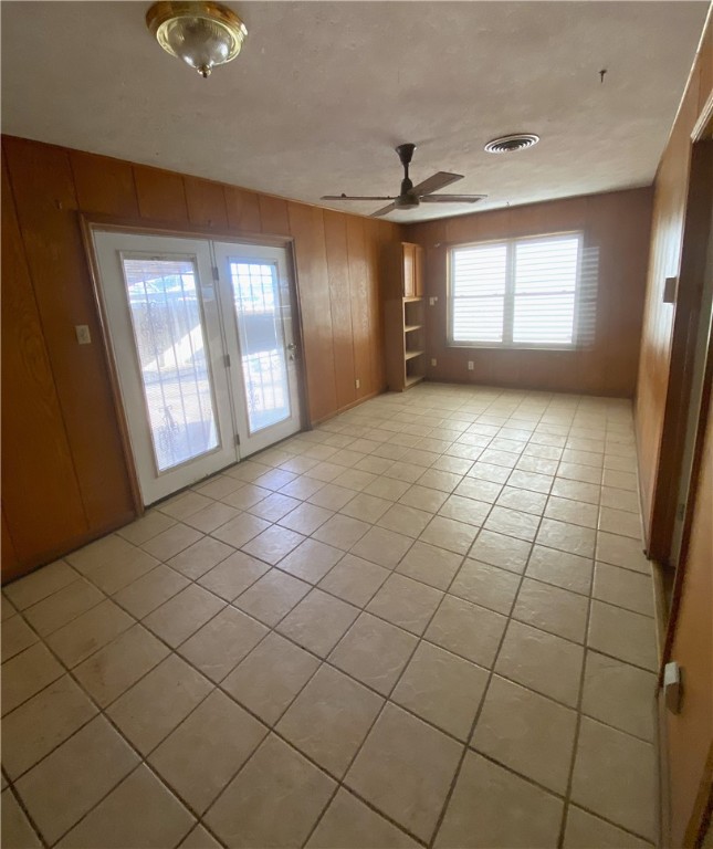 4530 Dolphin Pl Property Photo 9
