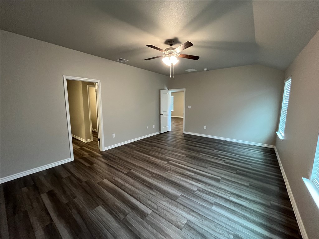 7206 Wilder Lane Property Photo 8