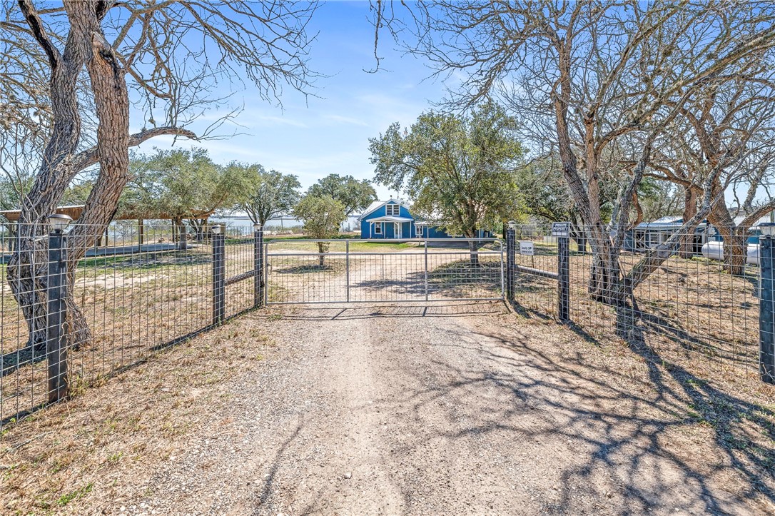 150 Miller Dr Property Photo 3
