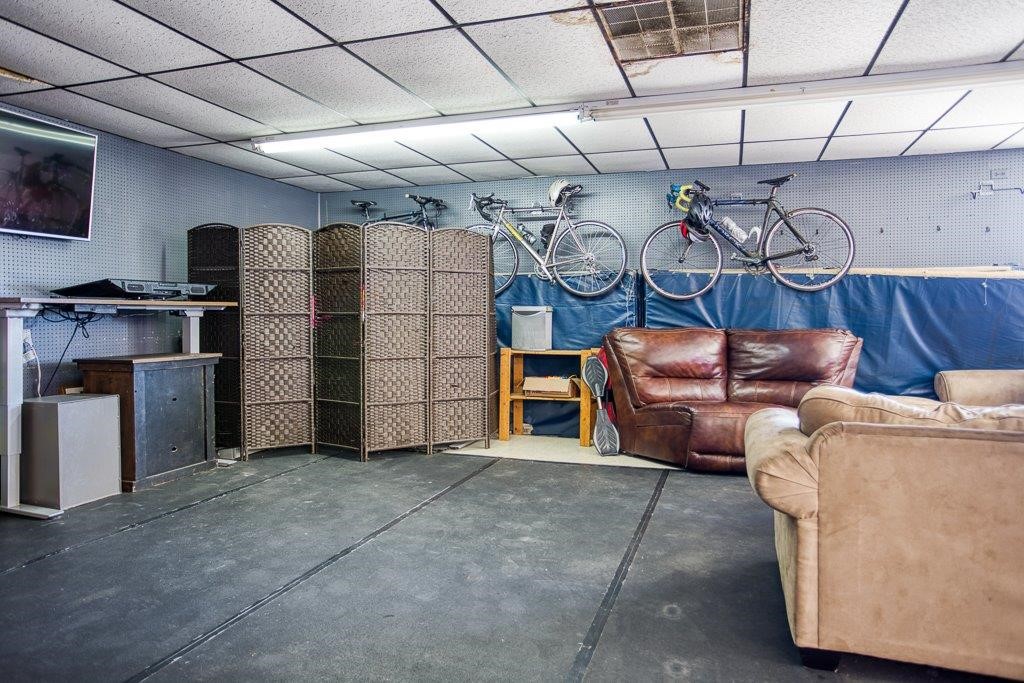 305 E Sinton St Property Photo 13