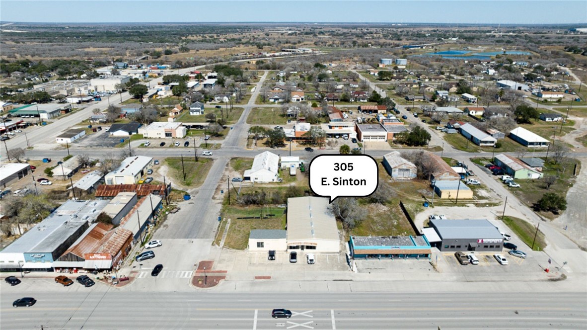 305 E Sinton St Property Photo 32