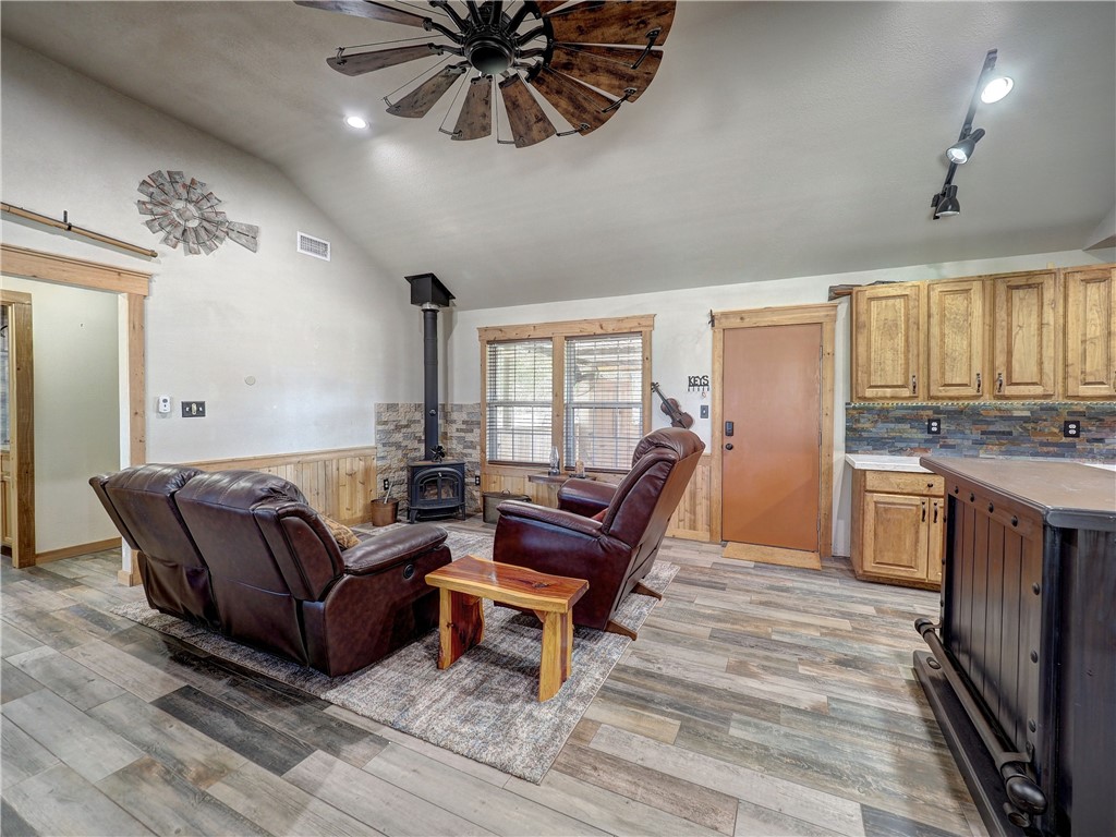 1045 N Mccampbell Property Photo 5