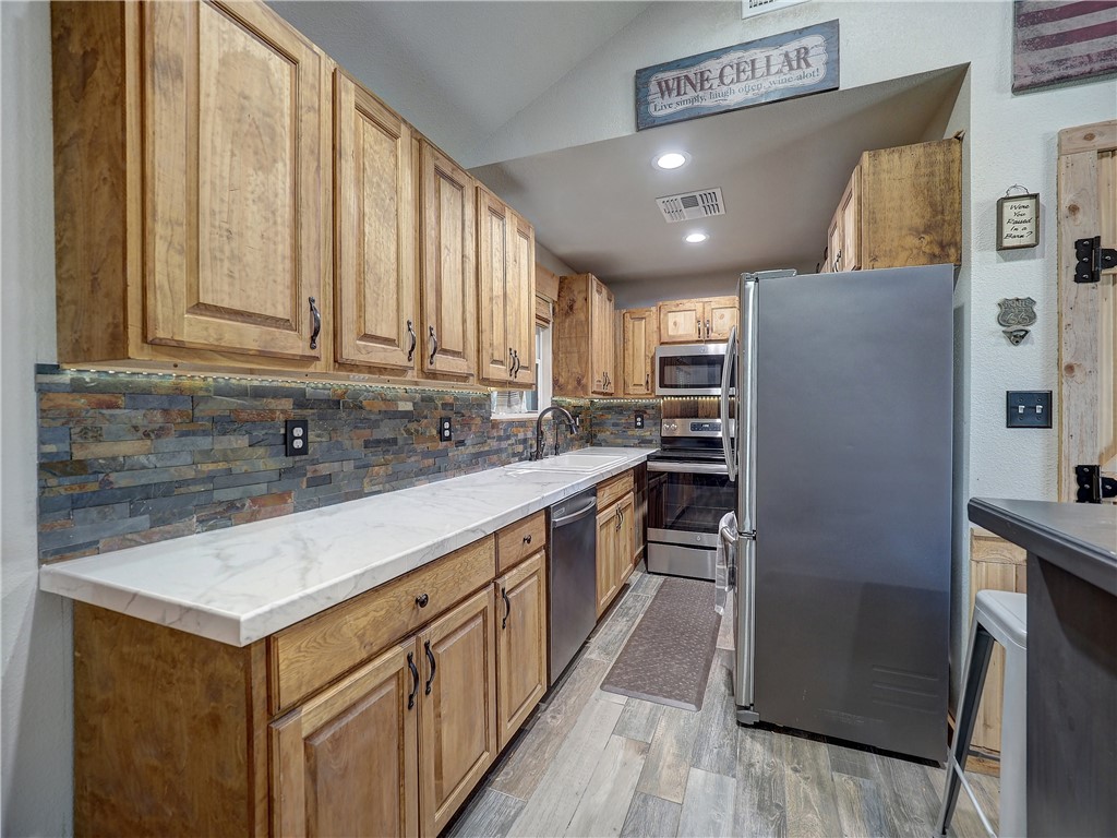 1045 N Mccampbell Property Photo 8