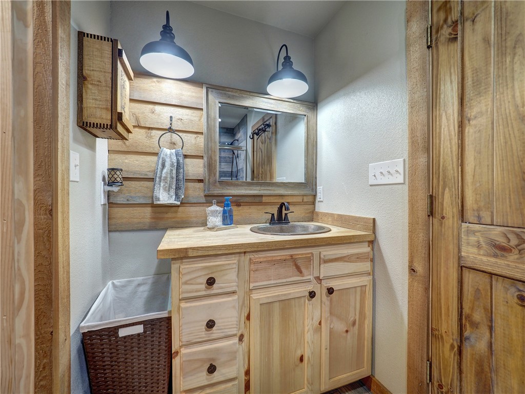 1045 N Mccampbell Property Photo 11