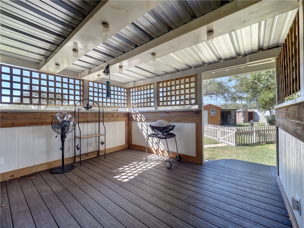 1045 N Mccampbell Property Photo 19