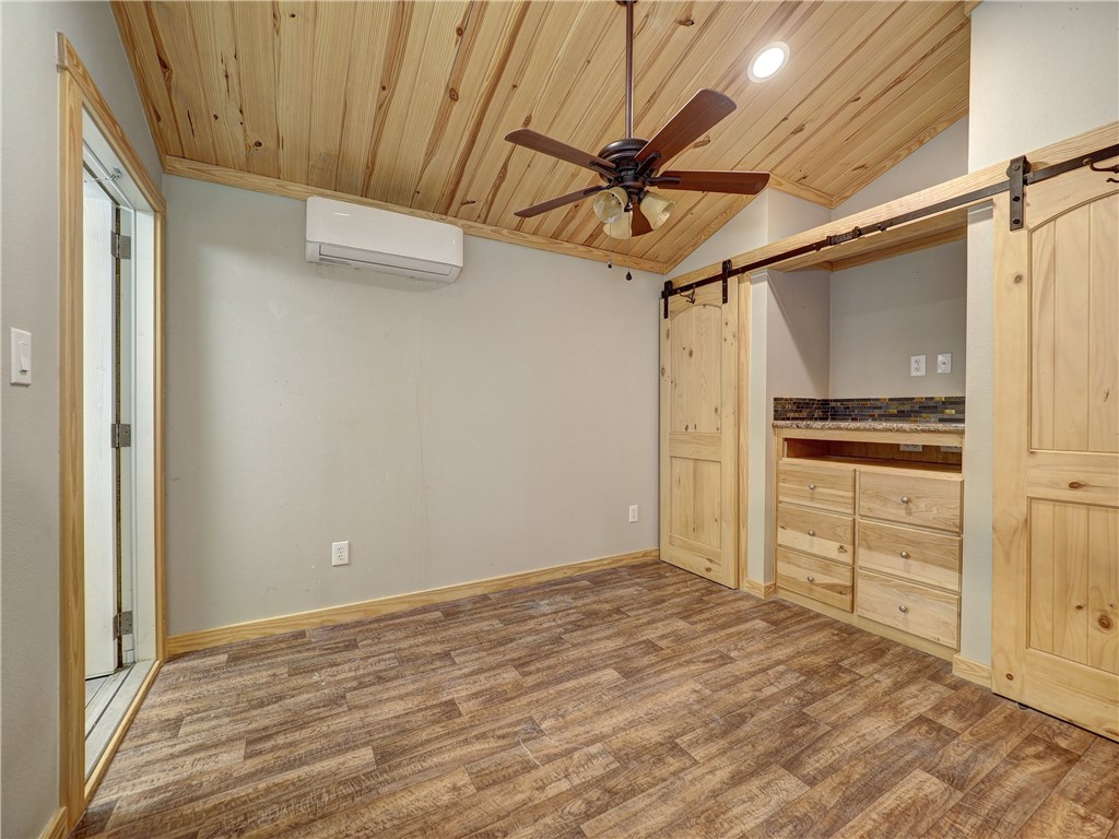 1045 N Mccampbell Property Photo 24