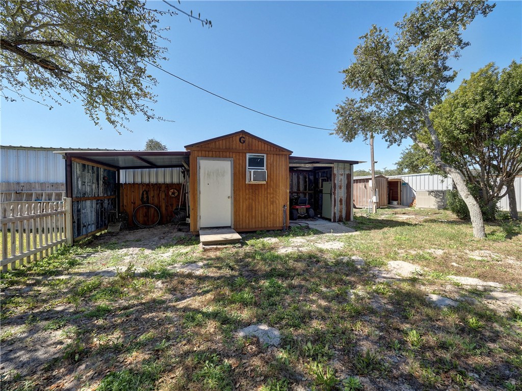 1045 N Mccampbell Property Photo 36