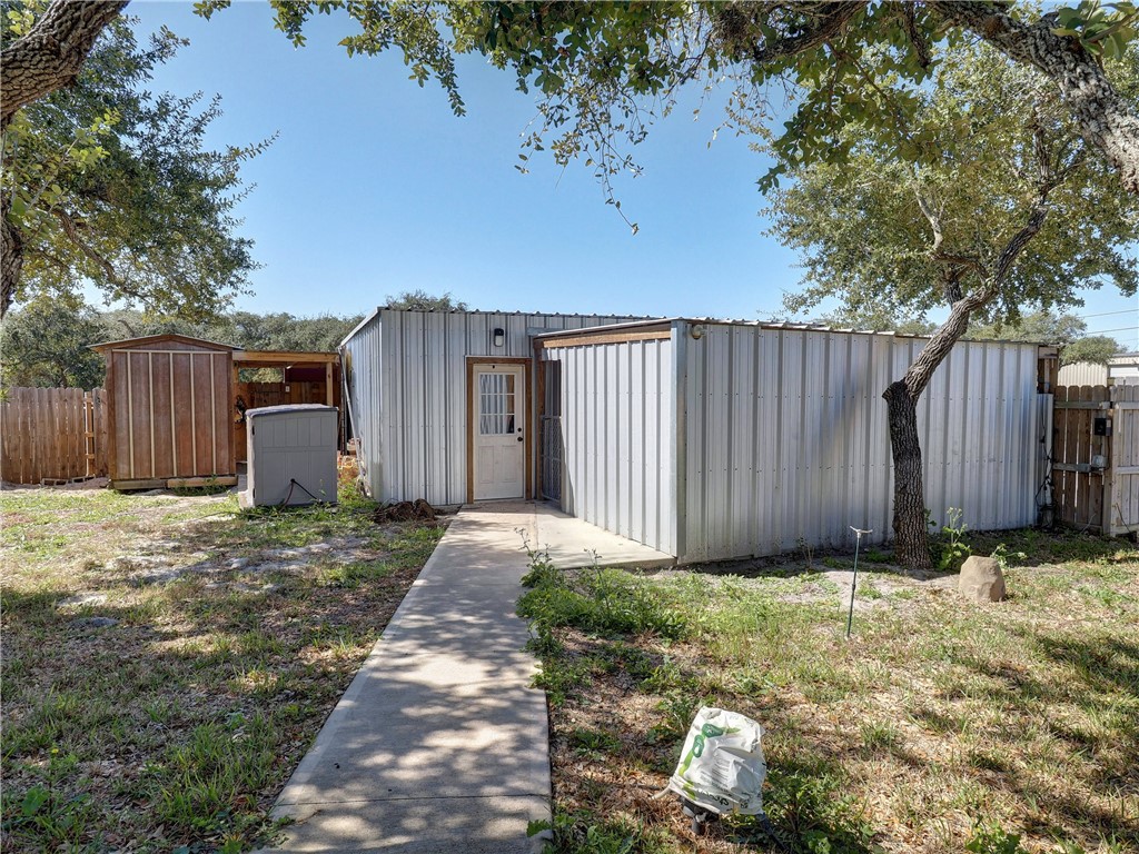 1045 N Mccampbell Property Photo 37