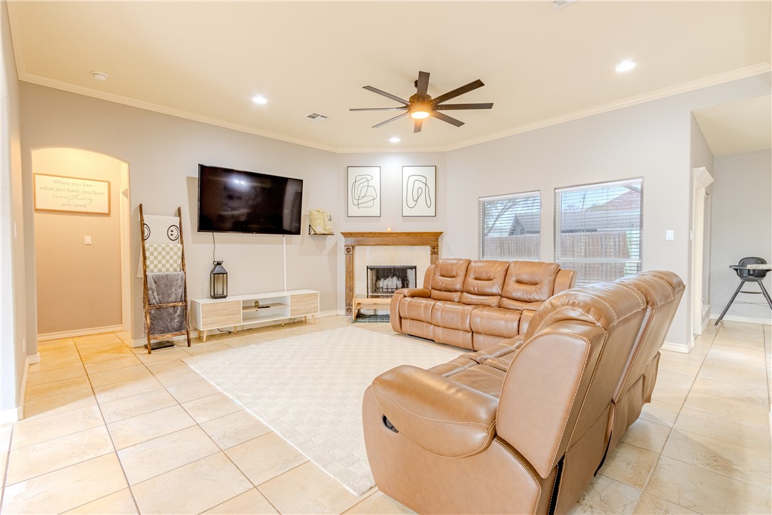 7402 Brush Creek Dr Property Photo 7