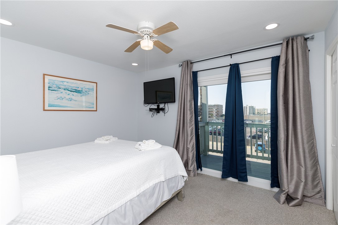 14802 Windward Dr 228 Property Photo 15