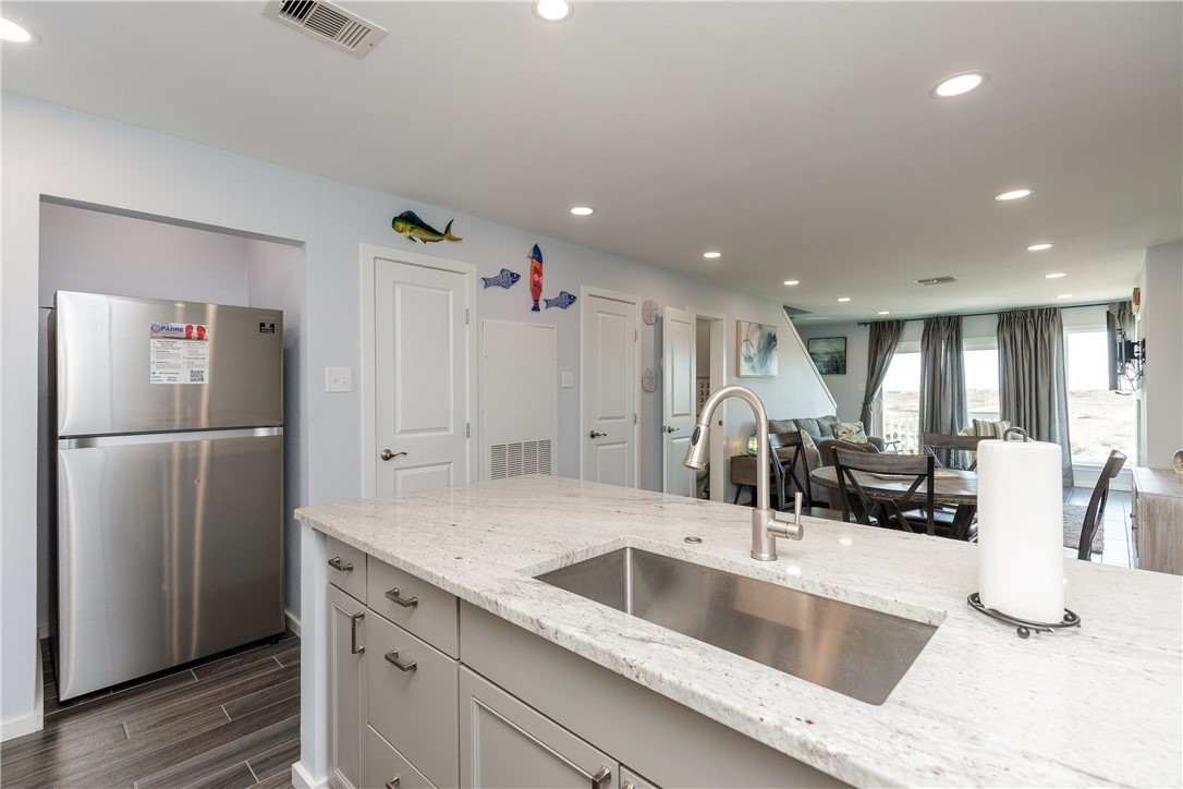 14802 Windward Dr 228 Property Photo 18