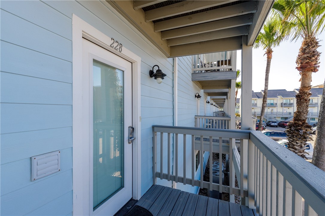 14802 Windward Dr 228 Property Photo 20