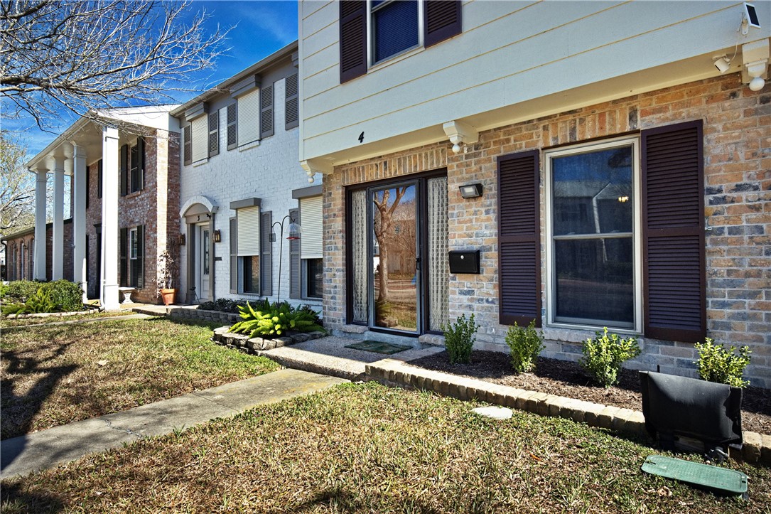 4 Townhouse Property Photo 1