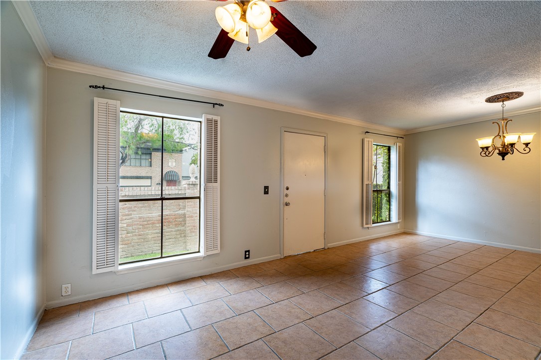 8 Lake Shore Dr Property Photo 6